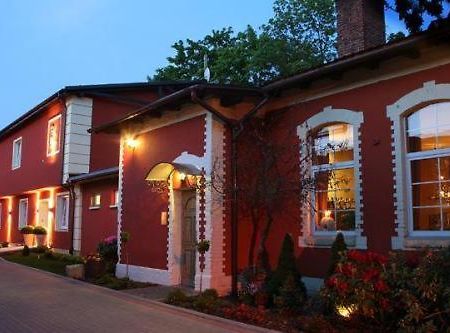 Villa Intryga スウプスク エクステリア 写真