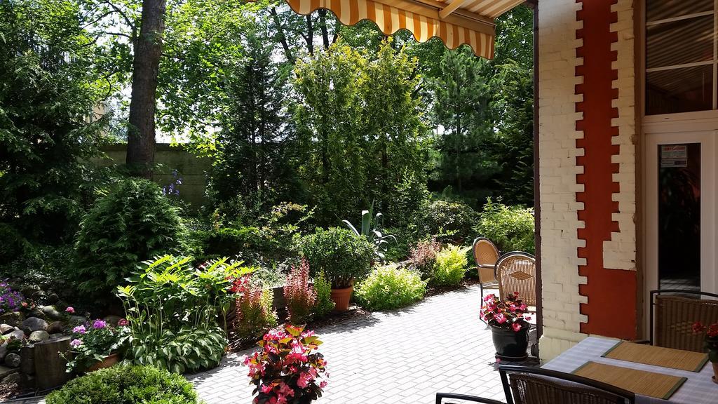 Villa Intryga スウプスク エクステリア 写真