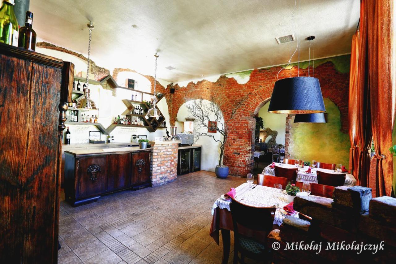 Villa Intryga スウプスク エクステリア 写真
